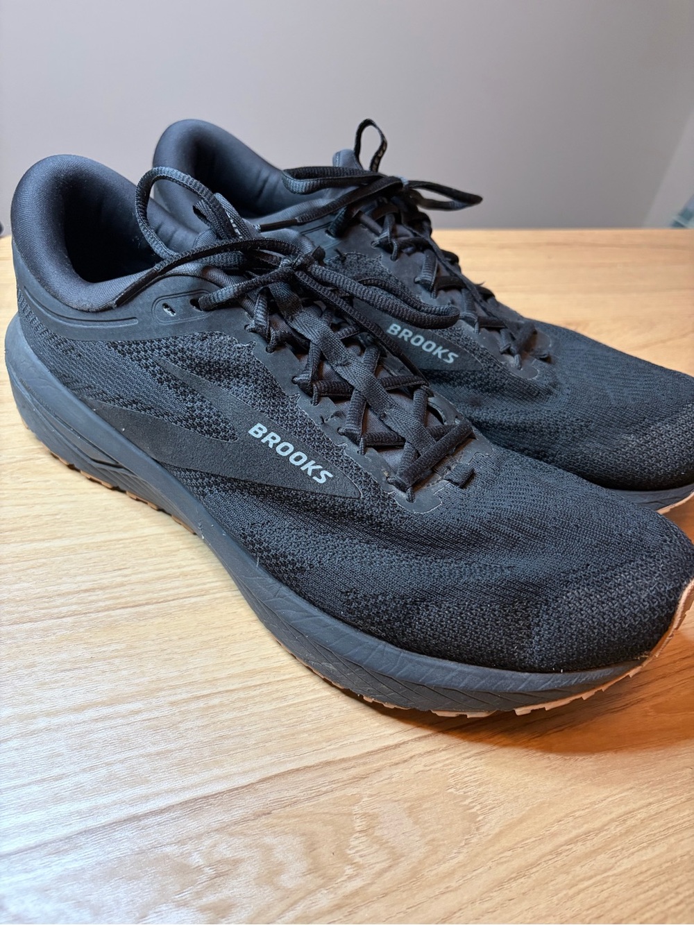 Brooks Revel 7 Black Gum Running Shoes Mens 14 D Medium 1104351D072